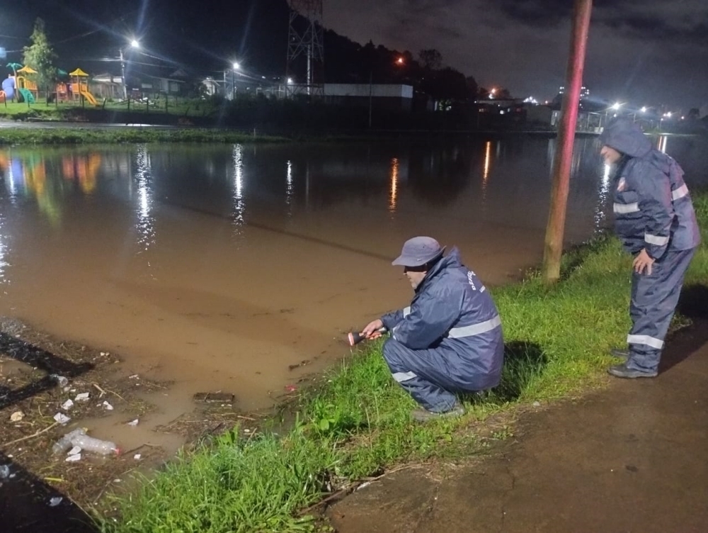 Nível do Rio Carahá preocupa em Lages após chuvas intensas