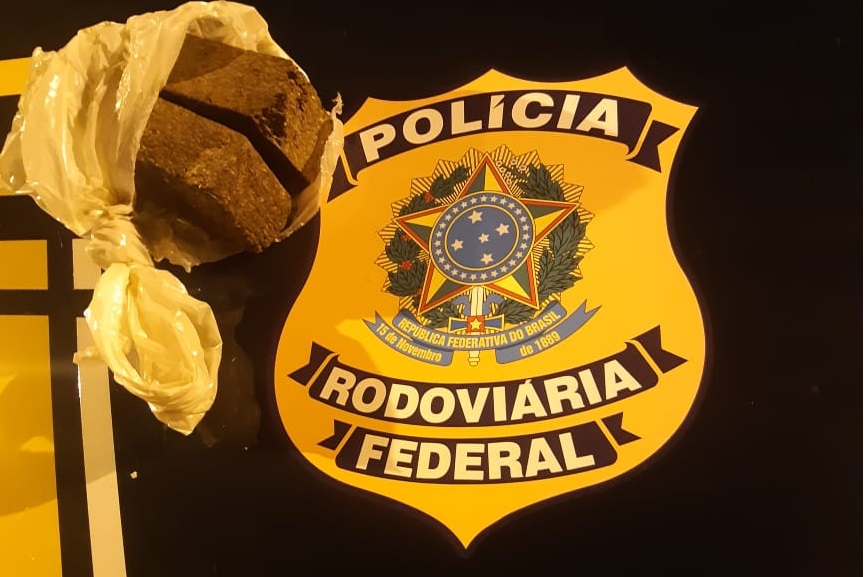 PRF prende casal com um quilo de maconha em Caxias do Sul