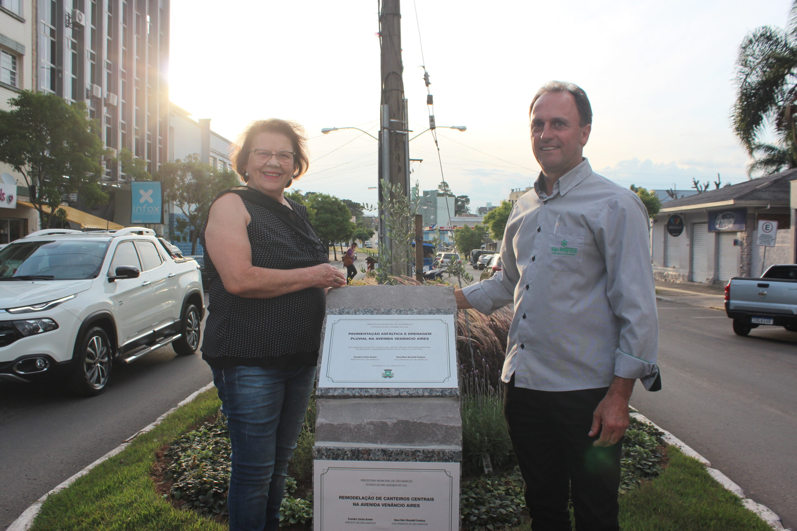 Governo Kuwer entrega oficialmente obras no centro de São Marcos