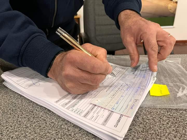 Produtores recebem mais de R$ 73 mil em cheque incentivo para expansão e melhorias na agricultura local