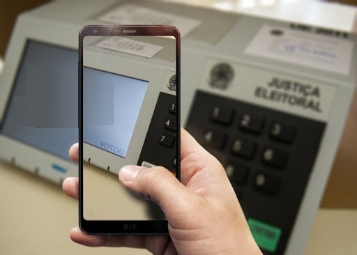 TSE proíbe celular, mesmo desligado, na cabine de votação