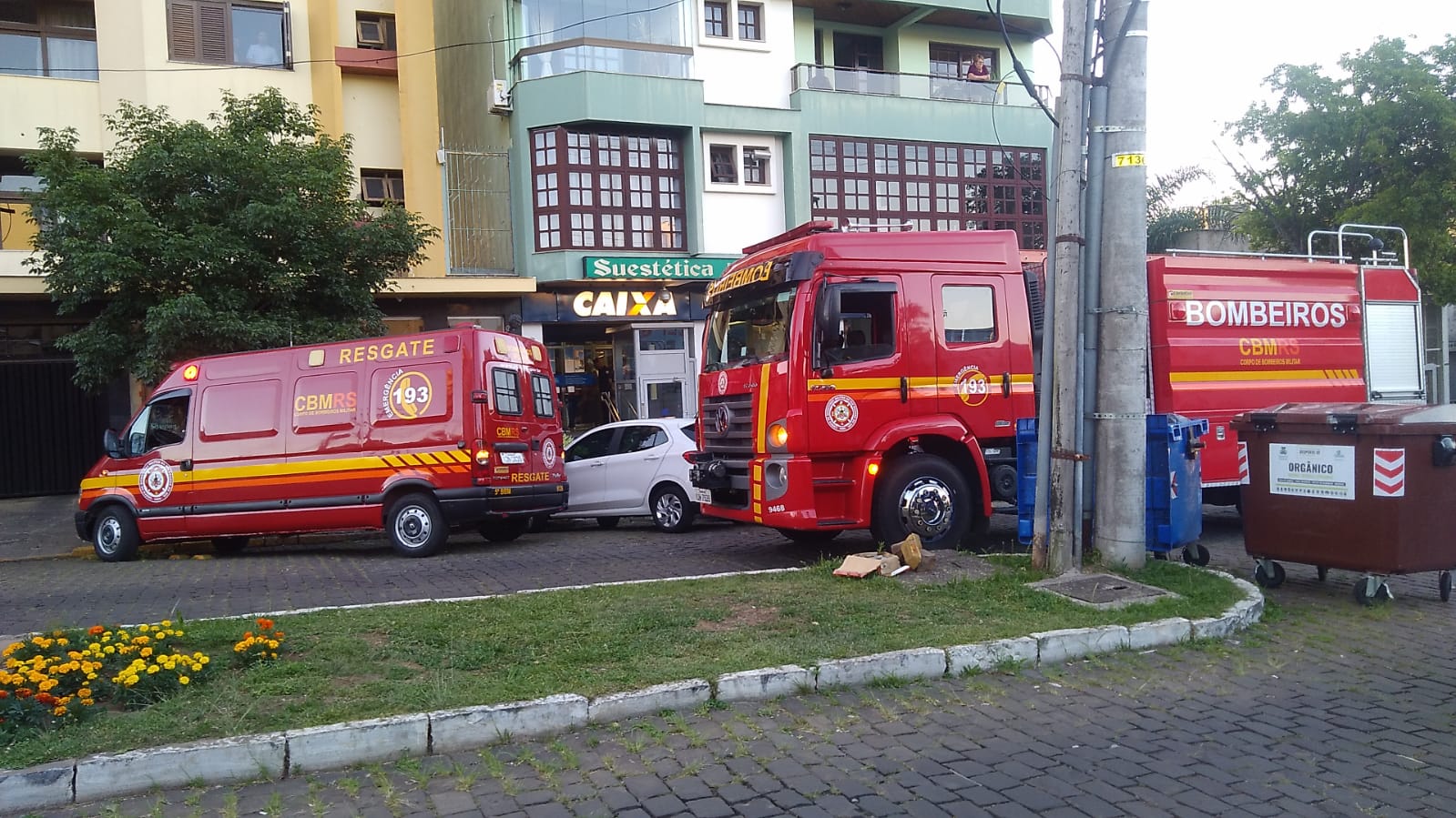Criança de 4 anos ficou presa em porta giratória de banco em São Marcos