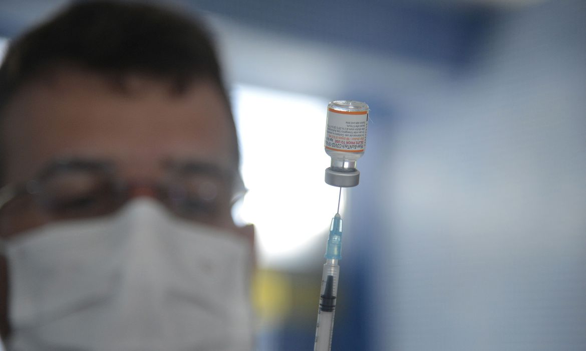 Vacina bivalente contra a Covid-19 começa a ser aplicada hoje em todo o Brasil