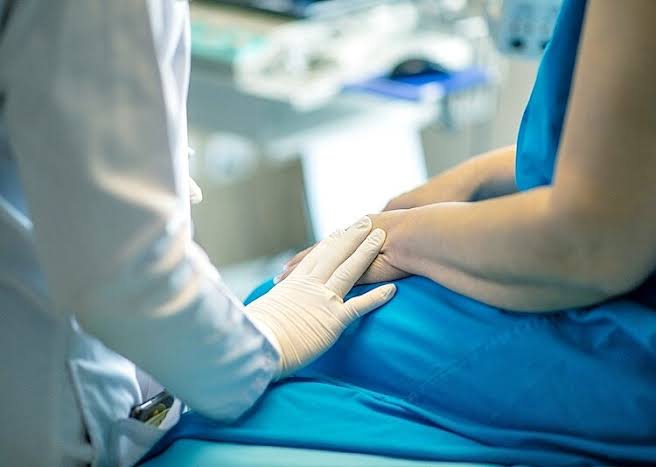 Mulheres passam a ter direito a acompanhante em atendimento de saúde