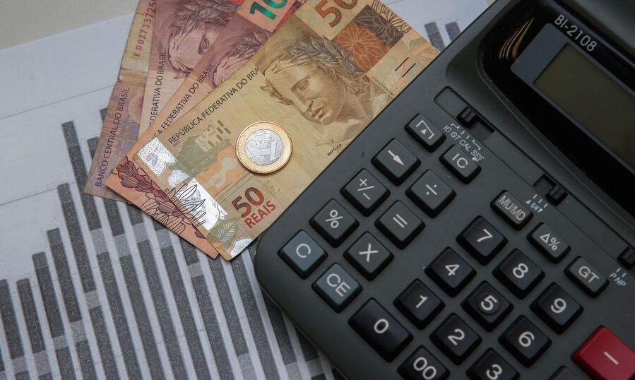 Arrecadação de impostos estaduais tem queda real de 13,9% em fevereiro de 2023