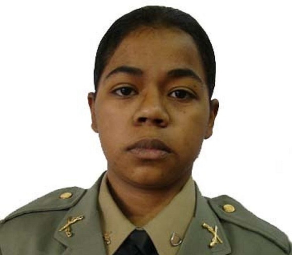 Pelotão de São Marcos presta homenagem a soldado morta em ação