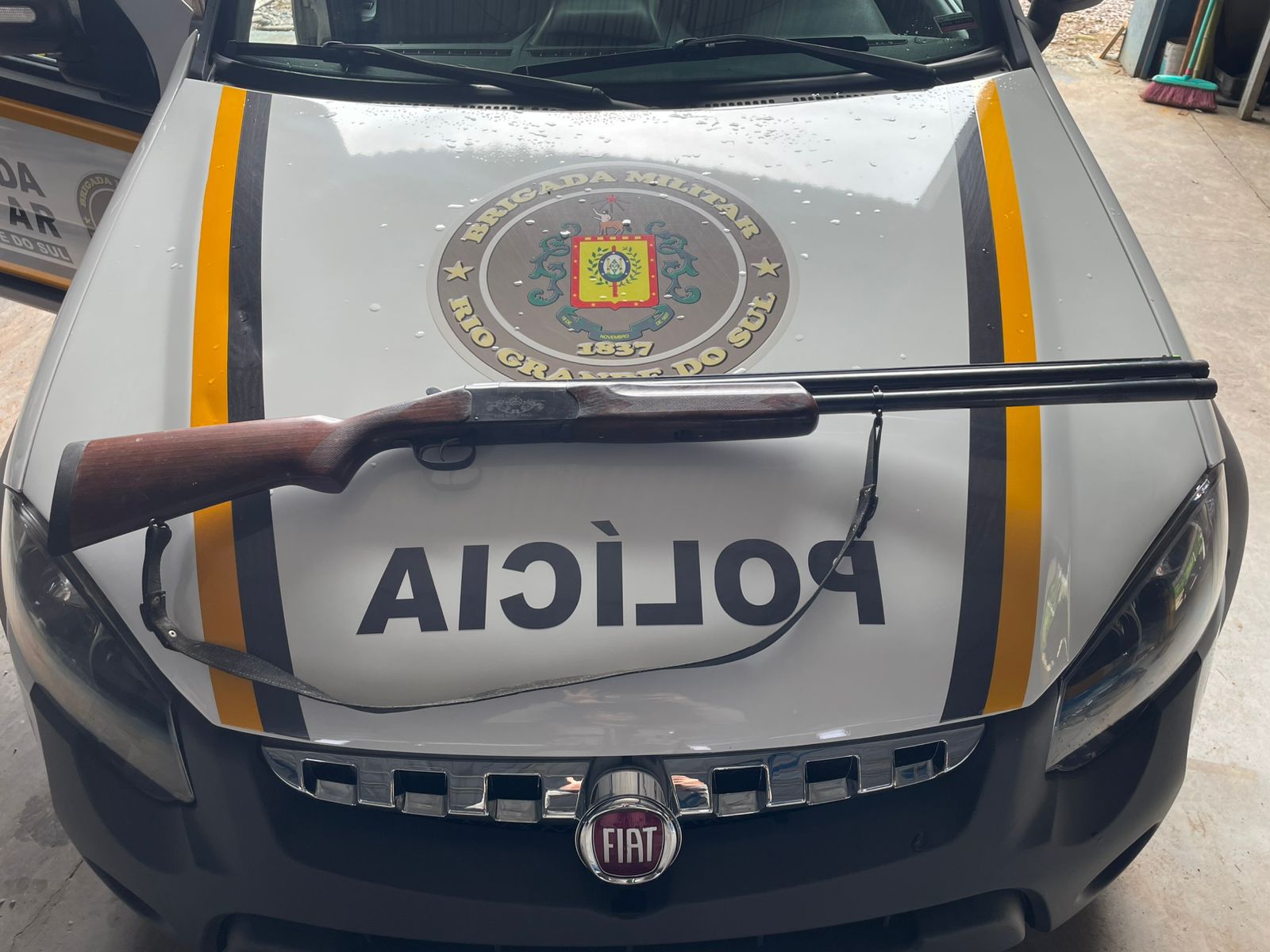 Brigada Militar de São Marcos prende homem por posse ilegal de arma de fogo