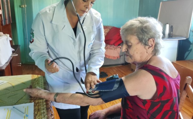 Equipe de Saúde realiza visitas domiciliares a idosos em Campestre