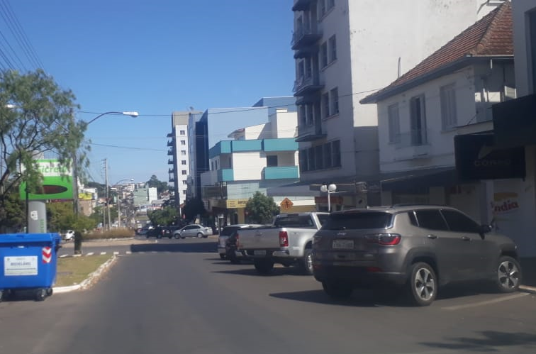 Fim de semana em São Marcos teve bares lotados, boates abertas e futebol em quadra pública