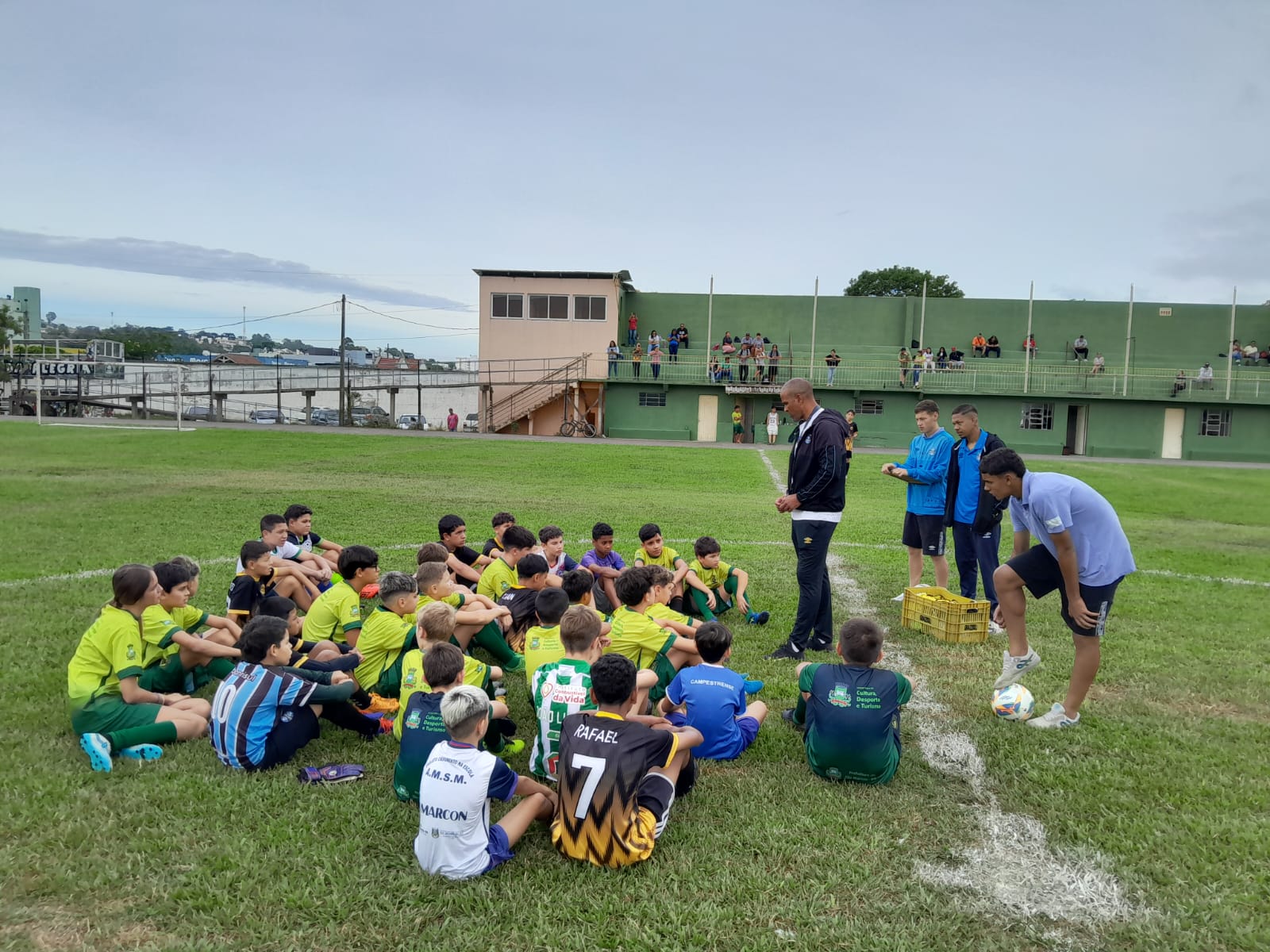 Jovens talentos se destacam em peneirão de futebol em São Marcos: veja os selecionados