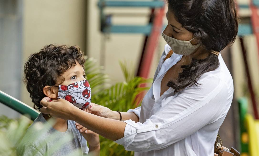 Justiça suspende decreto que flexibilizava uso de máscaras por crianças no Estado