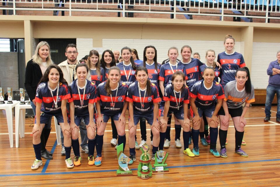 Equipes de futsal da AMSM jogam neste sábado