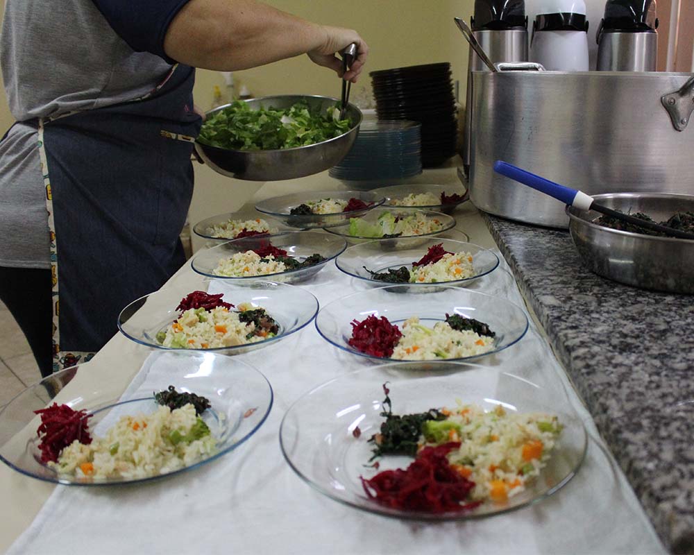 Prefeitura de São Marcos abre processo para contratação de cozinheiro