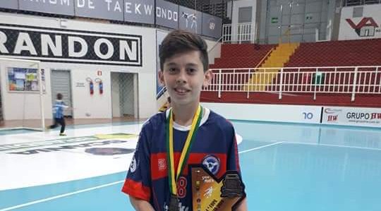 Jovem são-marquense precisa de ajuda para realizar cirurgia e continuar enxergando
