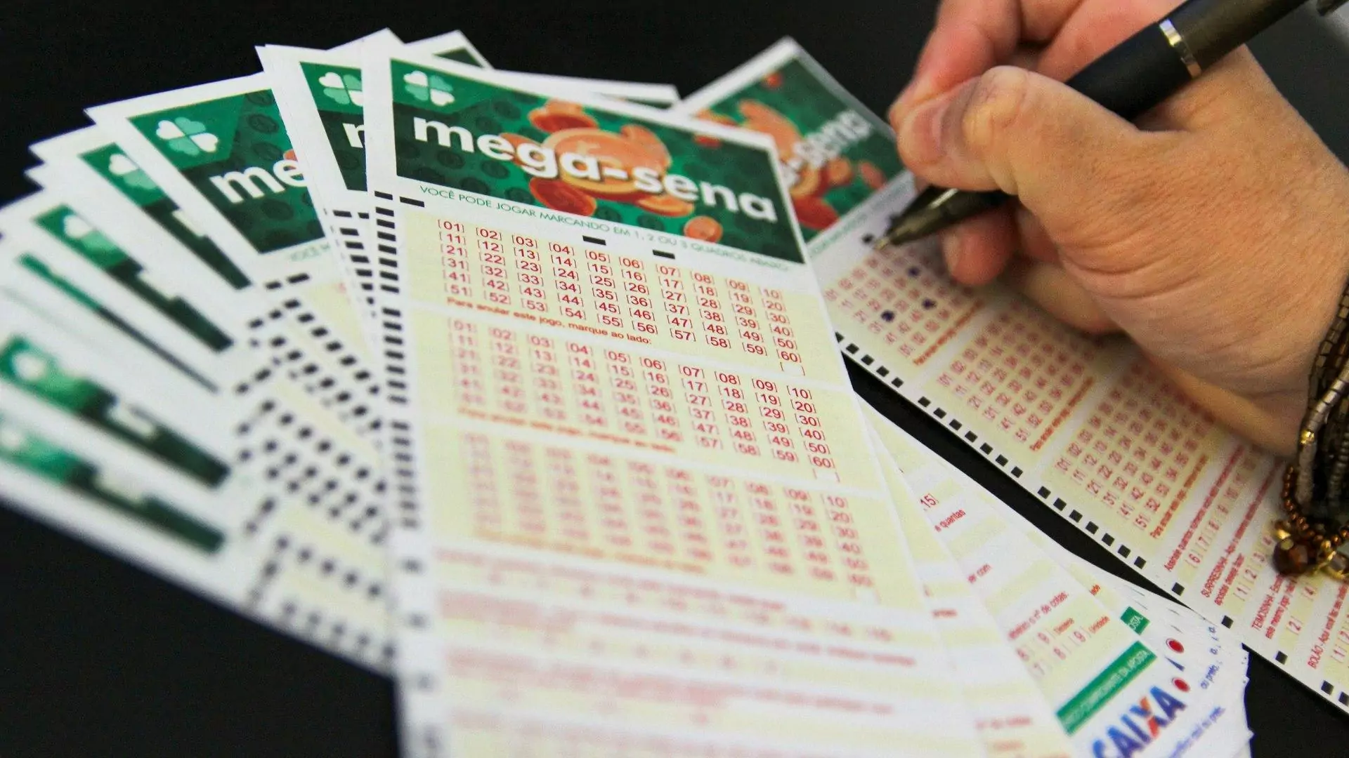 Ninguém acerta os números da Mega-Sena e prêmio vai para R$ 55 milhões