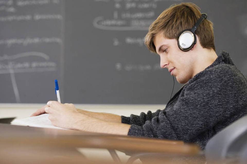 Técnicas para se concentrar nos estudos ouvindo música