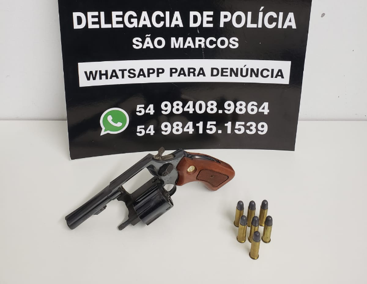 Após investigações por violência doméstica, homem foi preso por posse de arma de fogo
