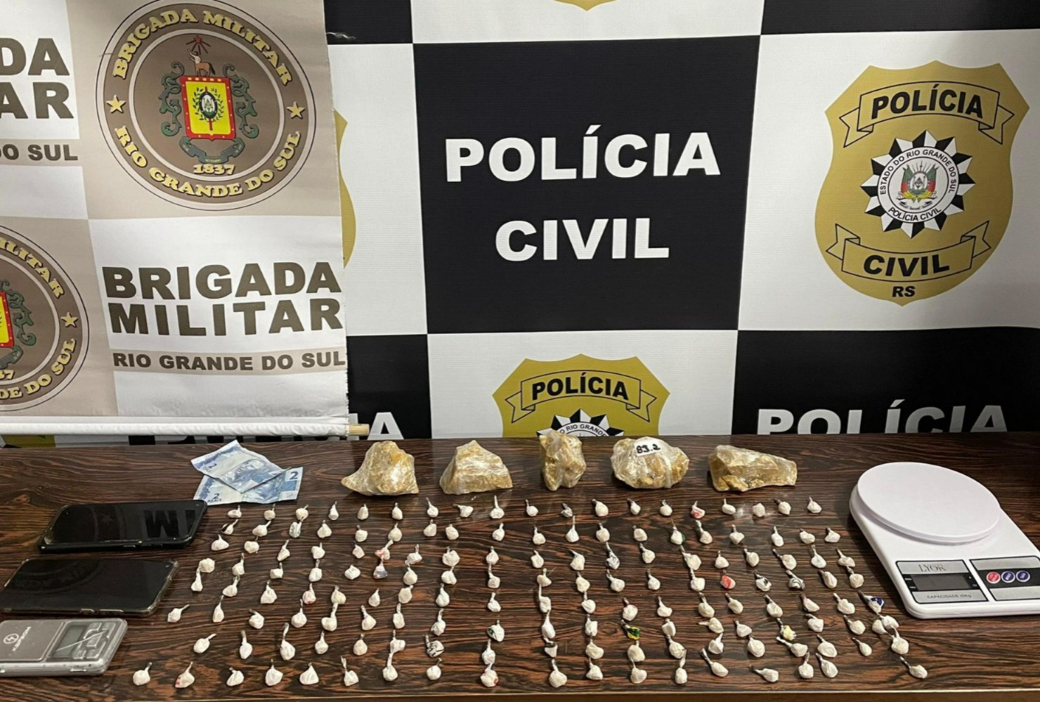 Mulher é presa por tráfico de drogas em São Marcos em operação conjunta das forças de segurança
