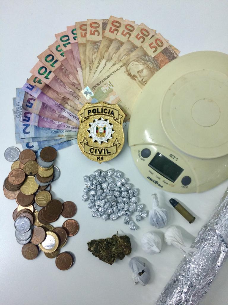 Mulher de 36 anos foi presa em flagrante por tráfico de drogas nesta terça-feira