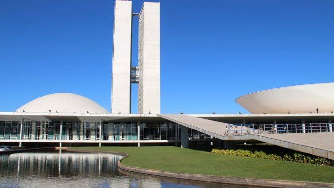 Suplente de senador: a excrescência constitucional continua