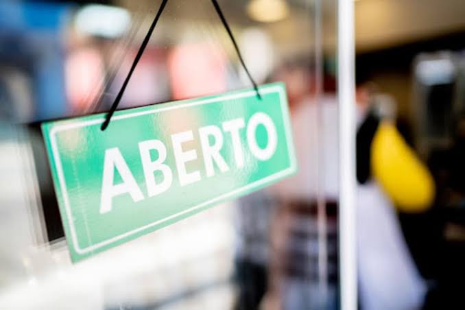 Comércio poderá atender normalmente no feriado de Finados