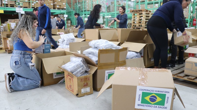 Medicamentos e insumos chegam ao Estado e serão distribuídos neste sábado (9)