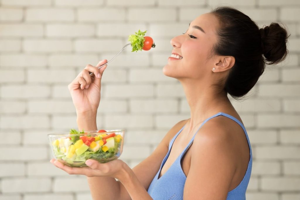 Dia 13 é Dia do Mau Humor: nutricionistas indicam 7 alimentos para ajudar a melhorar esse problema