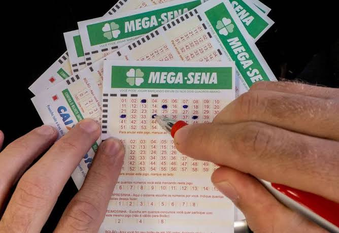 Ninguém acerta as seis dezenas da Mega-Sena e próximo sorteio deve pagar R$ 16 milhões