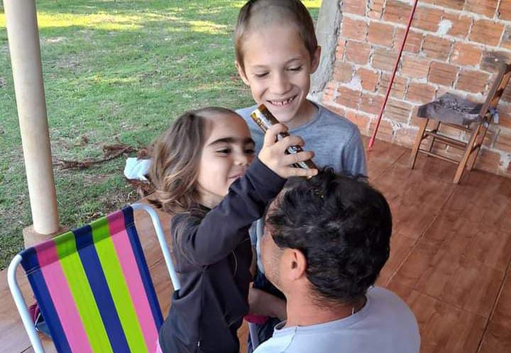 Uma jornada de esperança: Brenda passará por transplante de medula nos próximos dias