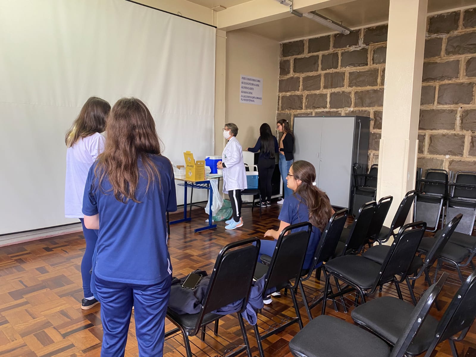 Profissionais de saúde de São Marcos visitaram escolas para ampliar a cobertura vacinal