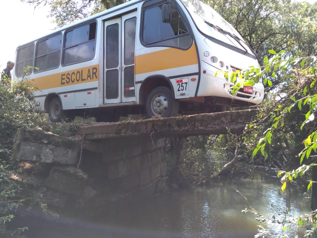 Ponte prestes a cair preocupa moradores no interior de Criúva
