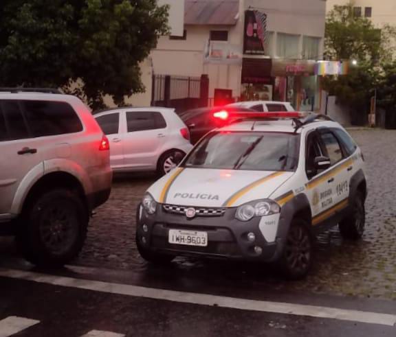 “Borrachão” na Avenida resulta em prisão e apreensão de veículo, em São Marcos