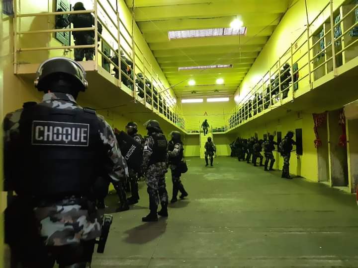 Ação no Apanhador resulta na apreensão de mais de cem celulares e um kilo de droga