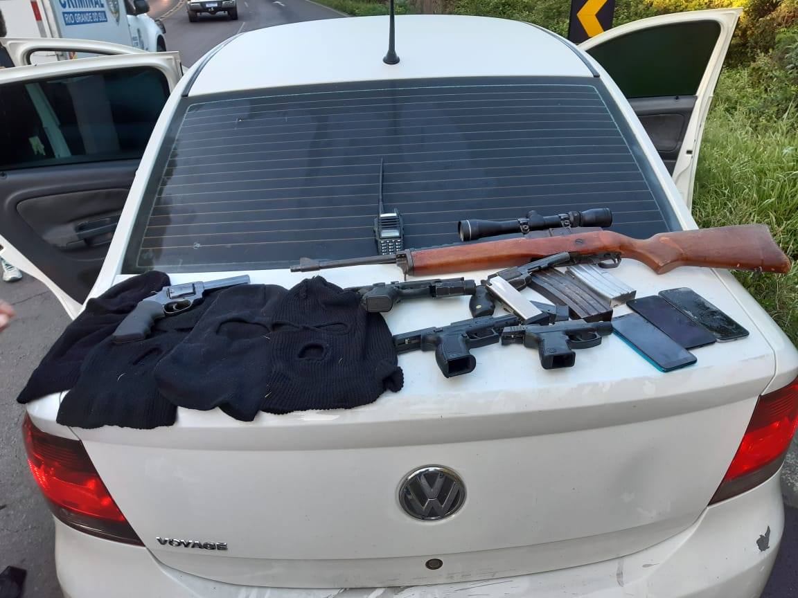 BM apreende armas e munições, após confronto com cinco mortos em Caxias do Sul