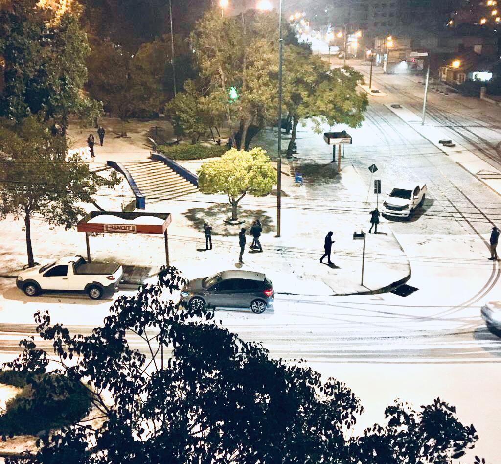 Pelo menos 10 cidades da Serra registraram neve nesta quarta-feira