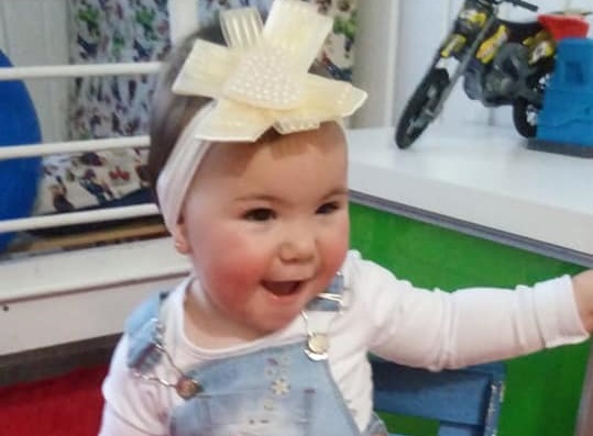 Infância Missionária promove brechó beneficente e prol de menina de um ano que precisa de cirurgia