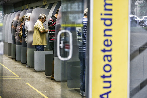 Devido ao feriado, bancos não abrem nesta quinta e atendem normalmente na sexta