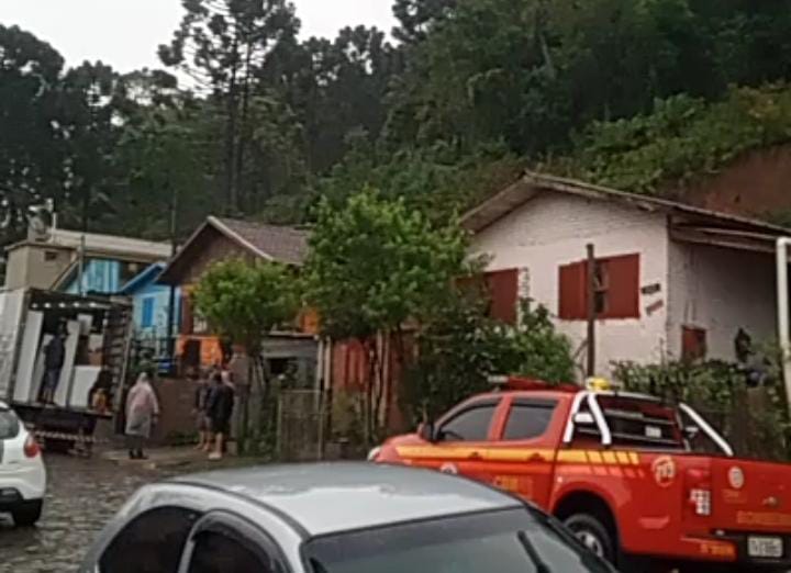 Persistência do Perigo: Novo deslizamento no Colina Sorriso após tempestade de Granizo