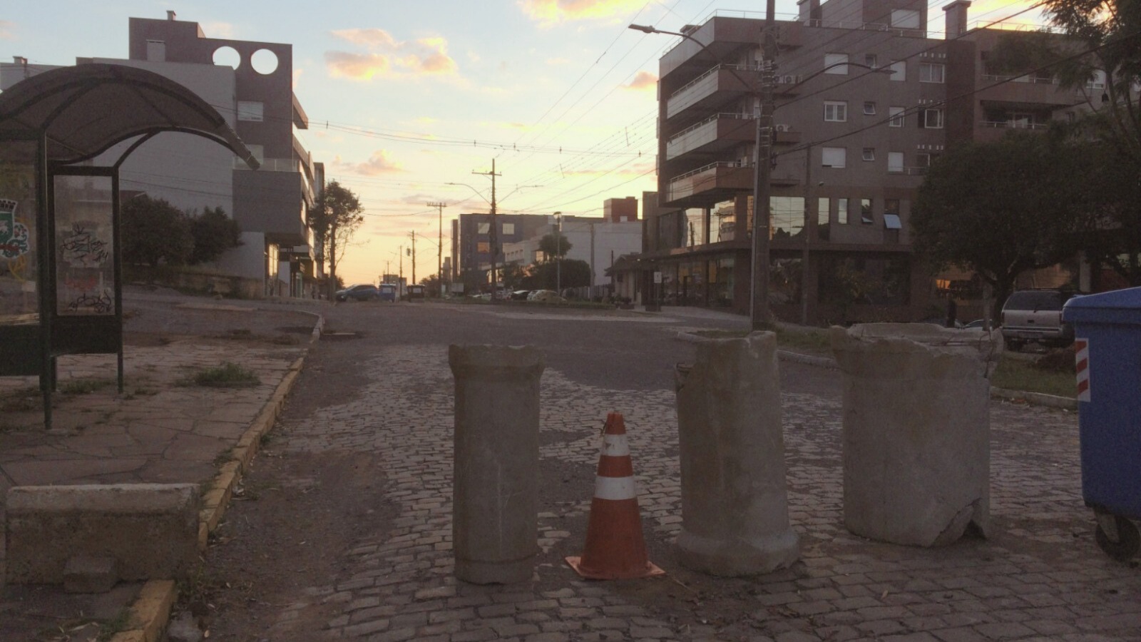 Prefeitura notifica empresa e espera por finalização da obra de asfaltamento no centro de São Marcos