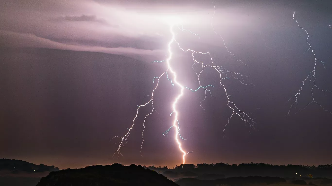 Frente fria avança por Rio Grande do Sul e Santa Catarina com mais chuva e temporais