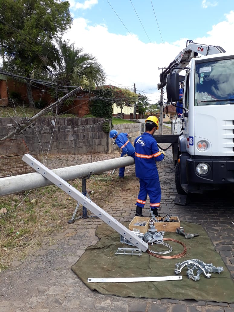 Após acidente, parte da cidade ainda segue sem luz
