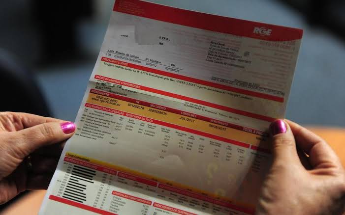 Aneel reajusta bandeiras tarifárias em até 64%
