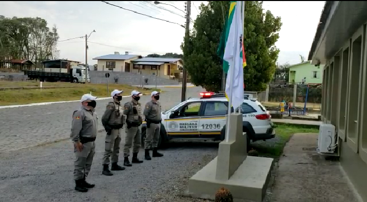 36º BPM presta homenagem aos Policiais Militares que tombaram no exercício da função
