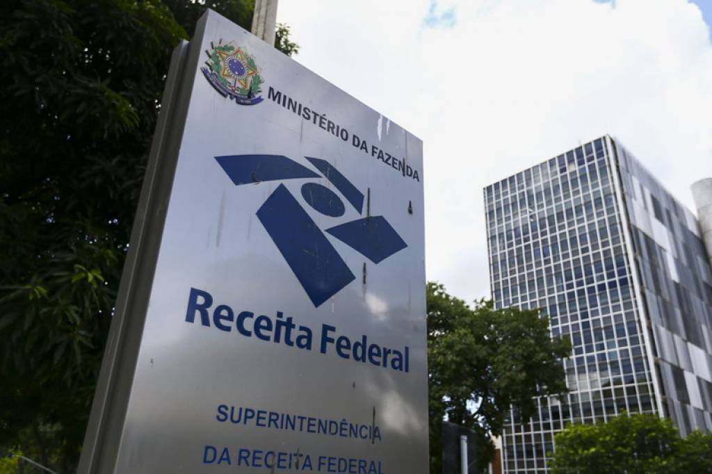 Receita Federal alerta sobre golpes aplicados via internet