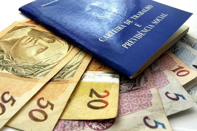 Salário mínimo de R$ 1.320 entrou em vigor nesta segunda