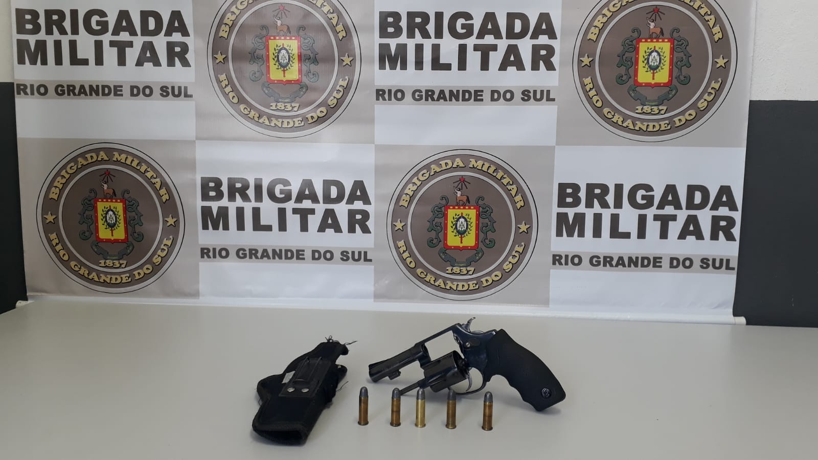 BM de São Marcos prendeu homem por porte ilegal de arma de fogo