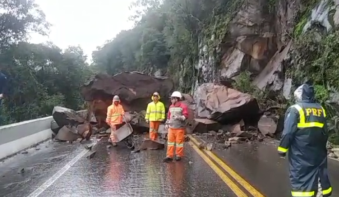 Trânsito segue bloqueado na BR 116 entre São Marcos e Caxias do Sul