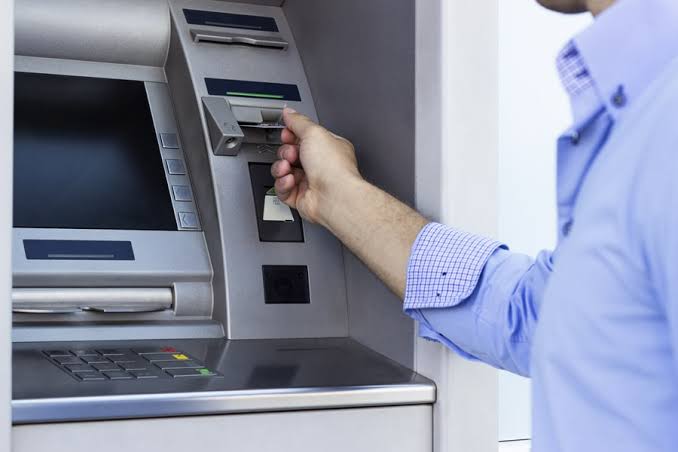 Bancos não abrem na quarta-feira (12), feriado de Nossa Senhora Aparecida