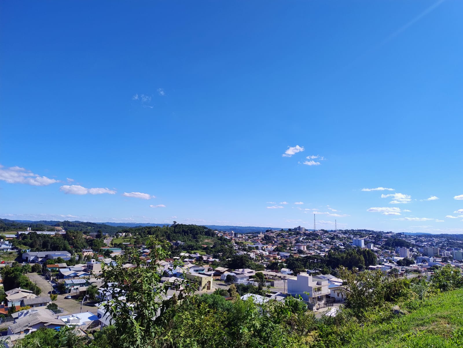 Com tempo firme e temperaturas amenas, sábado será típico de outono