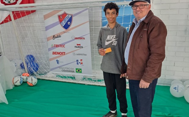 Alunos da escolinha de futebol de Campestre recebem recursos através do Ministério da Cultura